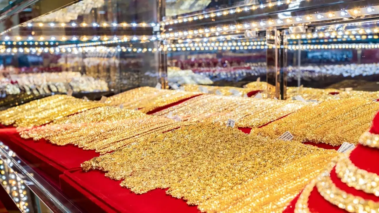 تراجع أسعار الذهب في SJC بمقدار 2 مليون دونغ فيتنامي للأونصة أسبوعيًا